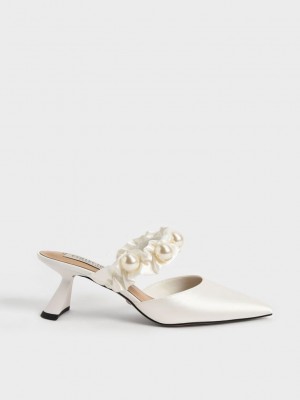 Charles & Keith Blythe Bead Embellished Satin Pumps Weiß | HIVU20376
