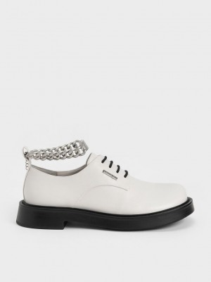 Charles & Keith Chunky Chain Derby Shoes Weiß | OSVC63412