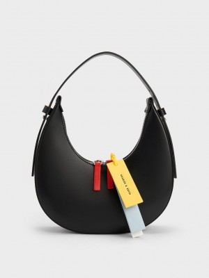 Charles & Keith Cockade Crescent Hobo Bag Schwarz | KTHS39182