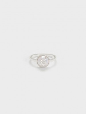Charles & Keith Flower-Embellished Pearl Ring Silber | UBKH91458