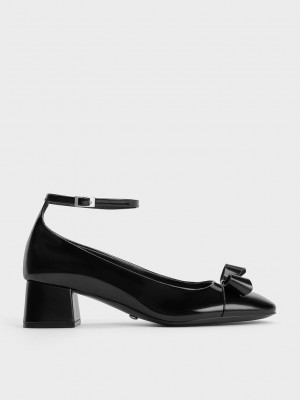 Charles & Keith Leder Bow Ankle-Riemen Pumps Schwarz | LQMO98364