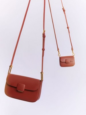 Charles & Keith Micro Koa Square Push-Lock Bag Dunkelrot | RXBQ23560