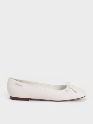 Charles & Keith Rhea Bow Ballerinas Weiß | NWAJ14295
